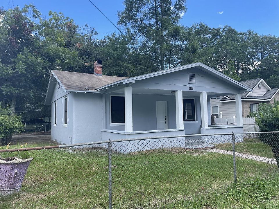 1st image of 2939 Spencer St