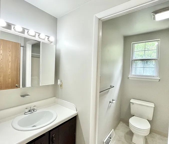 452 Tanglewood Ln — Photo 14