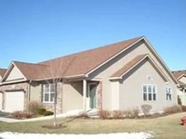 729 Dolores Ln, Sycamore, IL 60178