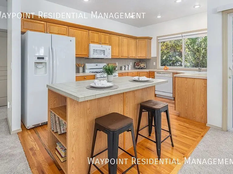 9640 W Sleepy Hollow Ln — Photo 14