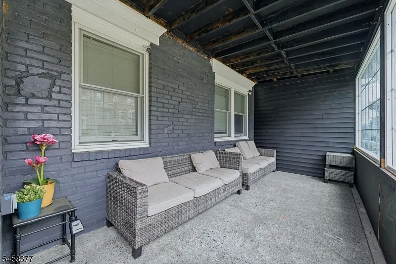 3 bed, 3.0 bath, $5,300 — Photo 3