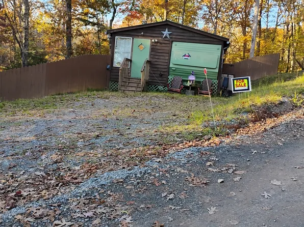 95 7th St, Ellijay, GA 30540