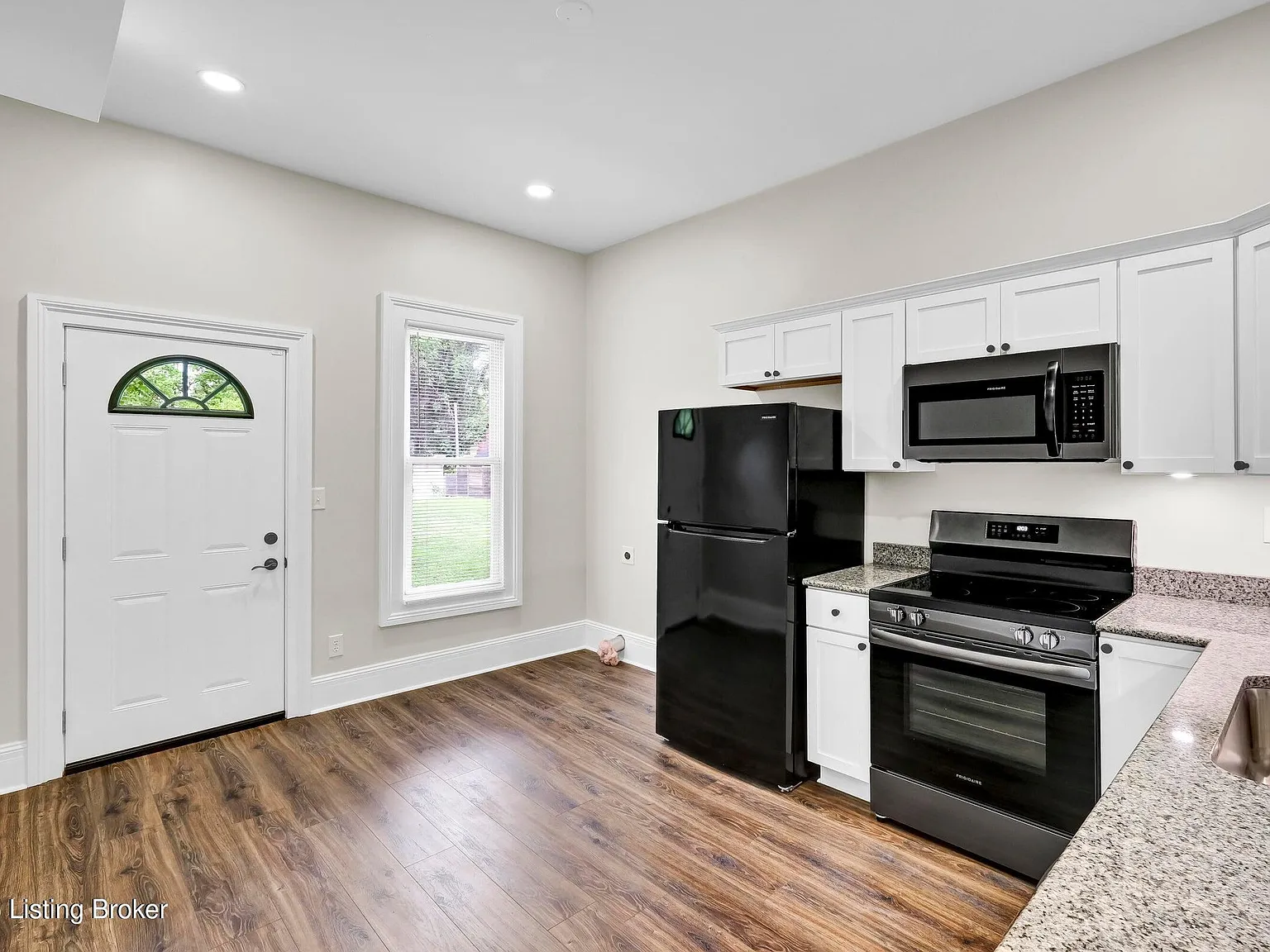 2 bed, 1.0 bath, 980 sqft, $1,425 — Photo 2