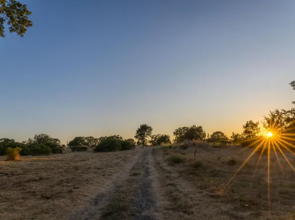 2220 Oakwild Lane, Santa Rosa, CA 95401