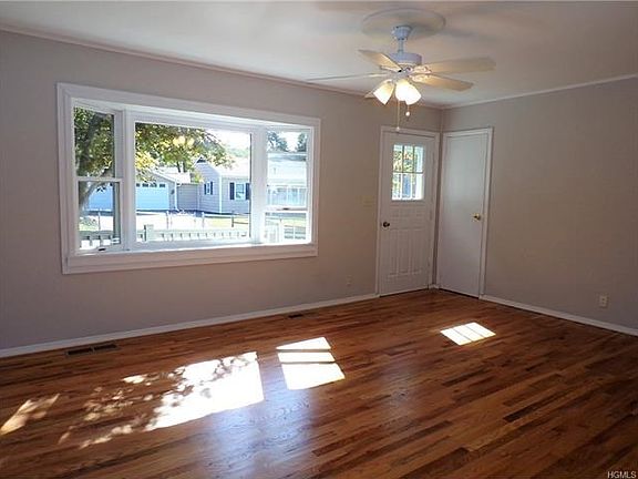 Living room, light and airy