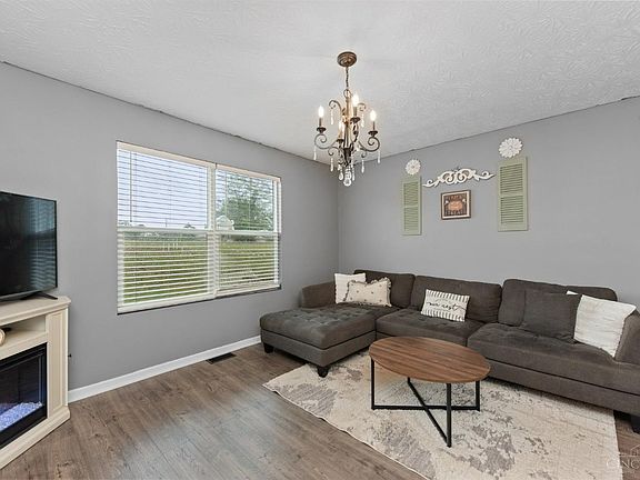2nd image of 102 Deer Cross Dr