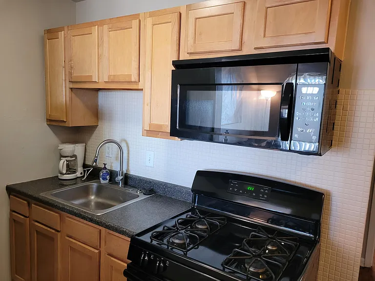 Maplewood Square Apartments — Photo 22