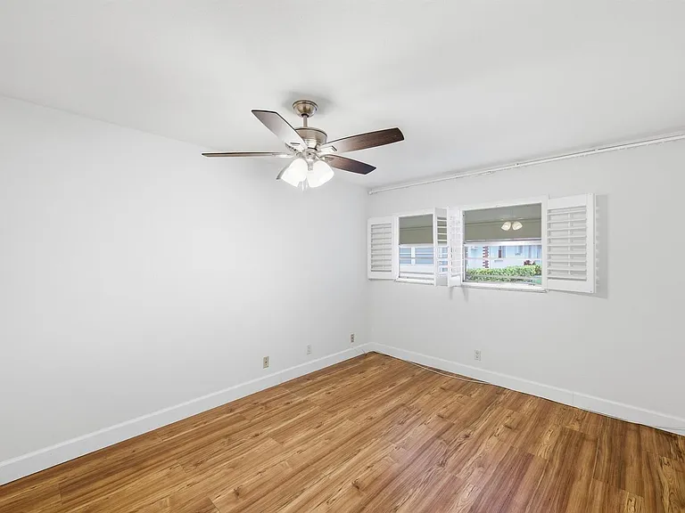 28 Seville Dr #B — Photo 28