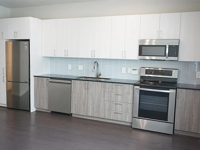 4819 Caroline St #111 — Photo 8