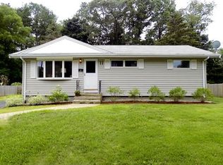 11 Robinson Rd, Beverly, MA 01915