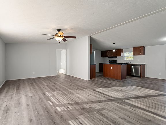 4th image of 429 Anchor Ln