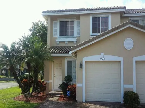 8968 Lancaster St, Tamarac, FL 33321