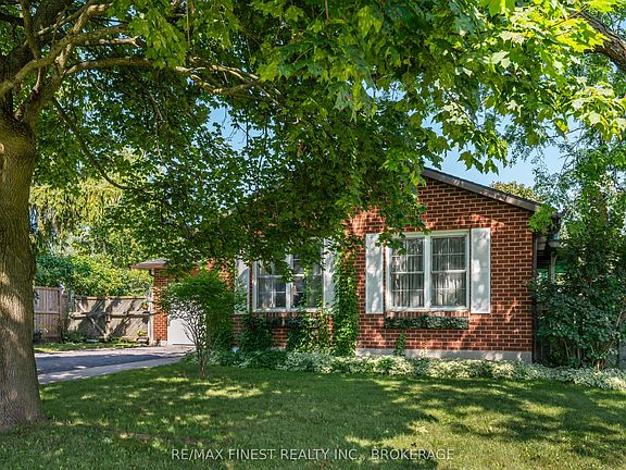 2nd image of 105 Grenadier Dr
