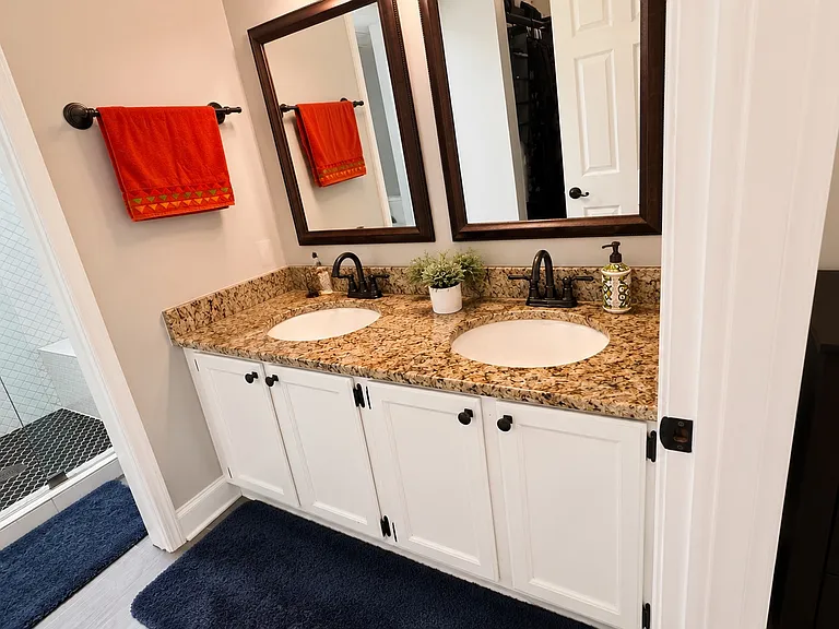 340 Danbury Ct — Photo 9