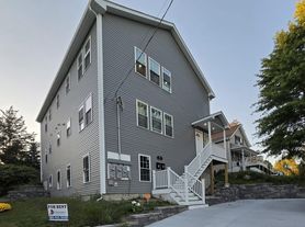 9 Mendon St, Providence, RI