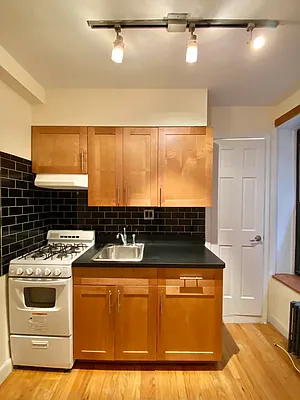 Rented by Waverly Realty Associates | media 38