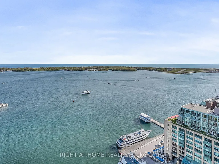 99 Harbour Sq #3008 — Photo 41