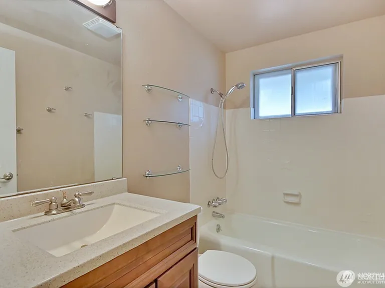 8204 38th Street Ct W — Photo 3