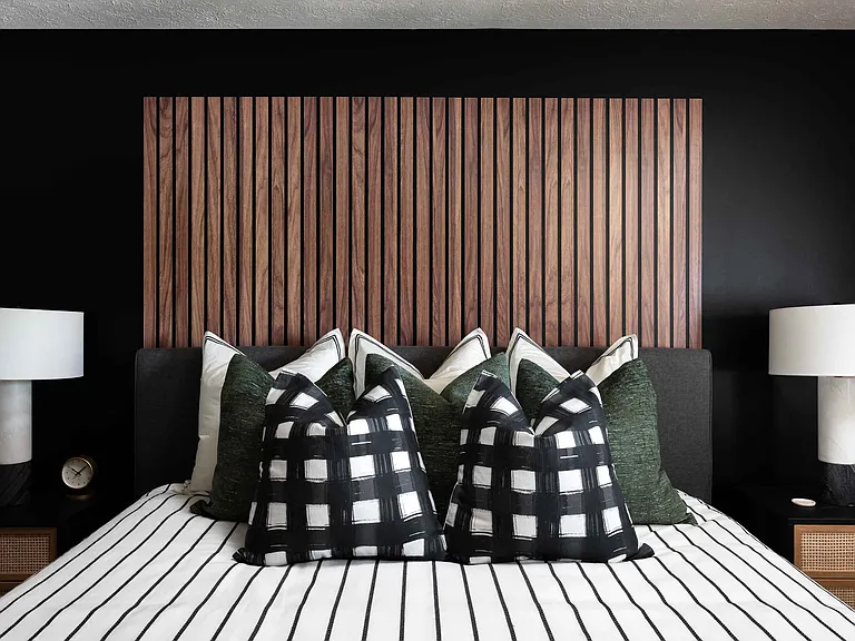 Bedroom with modern decor