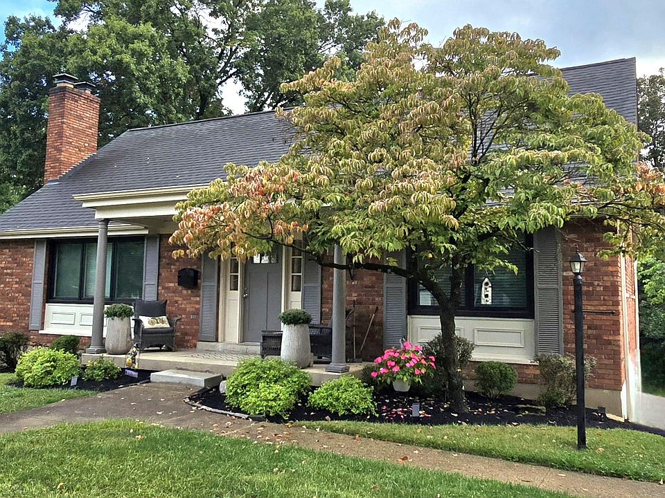 1st image of 211 Applewood Dr