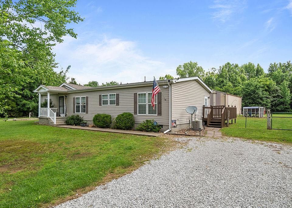1st image of 38 Stacey Ln
