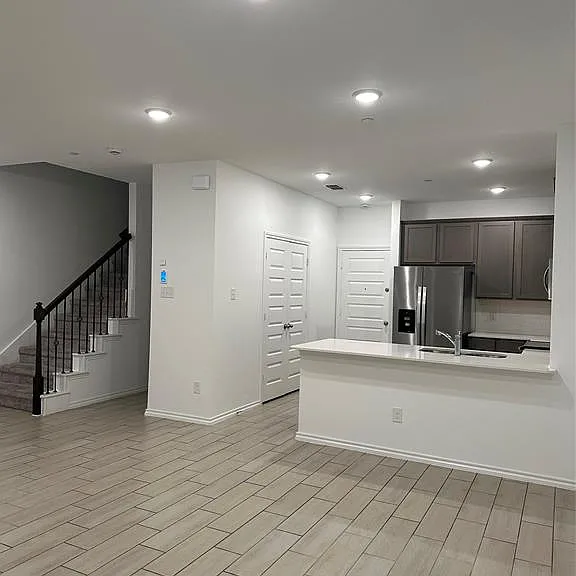 3004 Baneberry Ln #43 — Photo 2