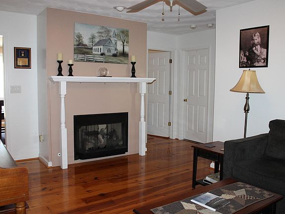 4th image of 107 Red Horse Ln