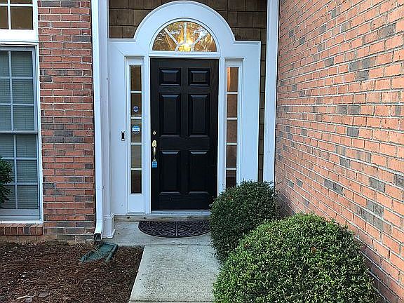 2nd image of 3223 Vickery Dr NE