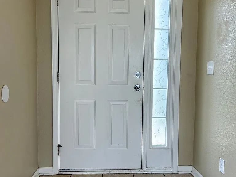 2705 Kathie Dr — Photo 2
