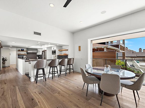 5th image of 207 W Avenida Gaviota