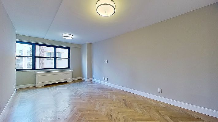 1st image of 160 E 88th St APT 8A