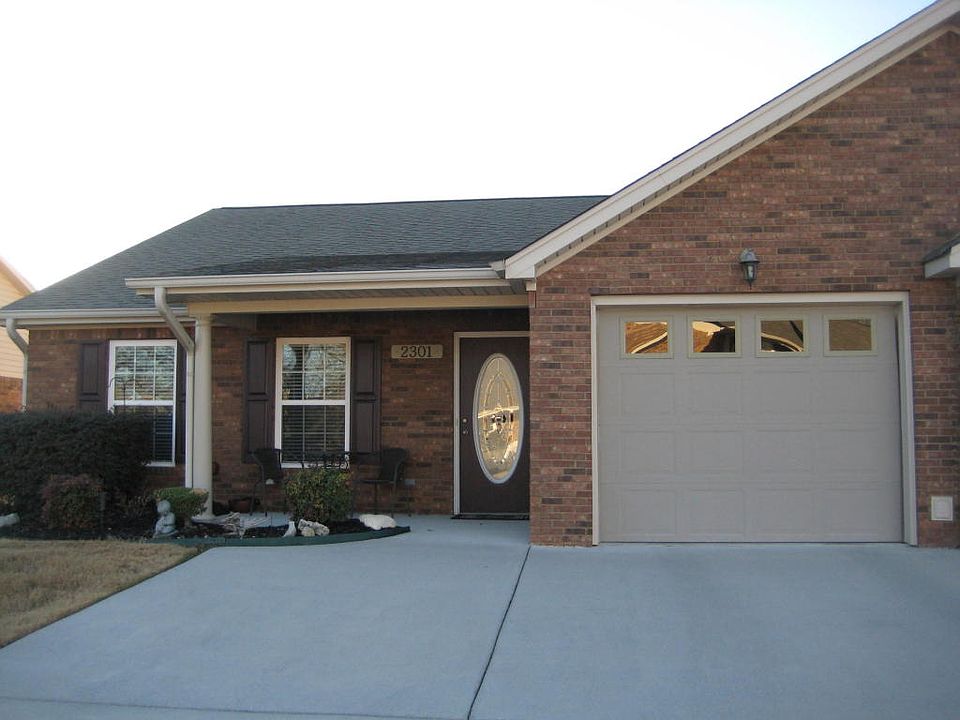 1st image of 2304 Applebrook Dr