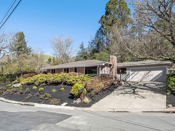2nd image of 23 Lavina Ct