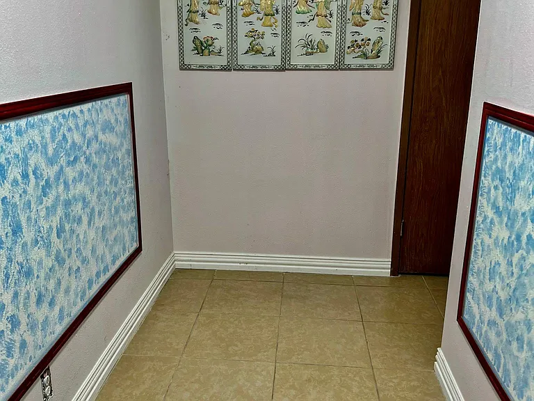 2210 Berry Ave — Photo 3