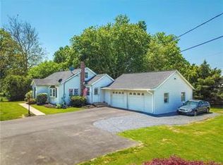 5781 Cetronia Rd, Allentown, PA 18106