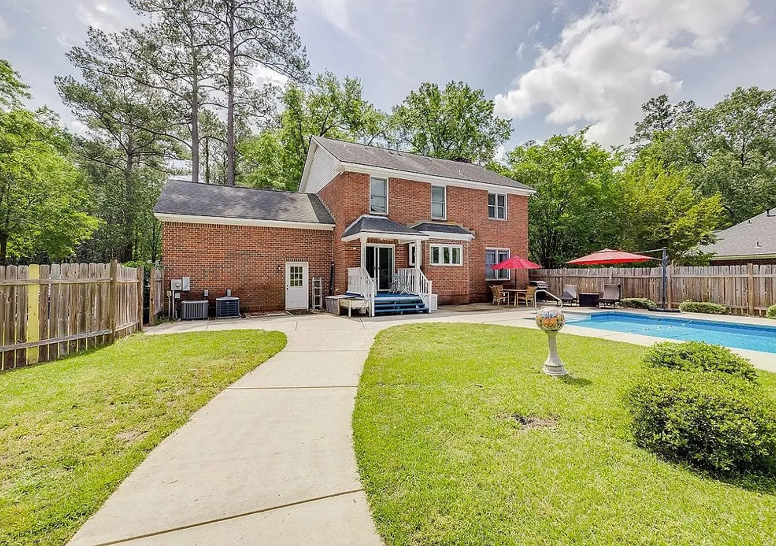 Stunning 4 Bed, 3 Bath Home with Pool in Exclusive Silverwood Gated Community! — Photo 3
