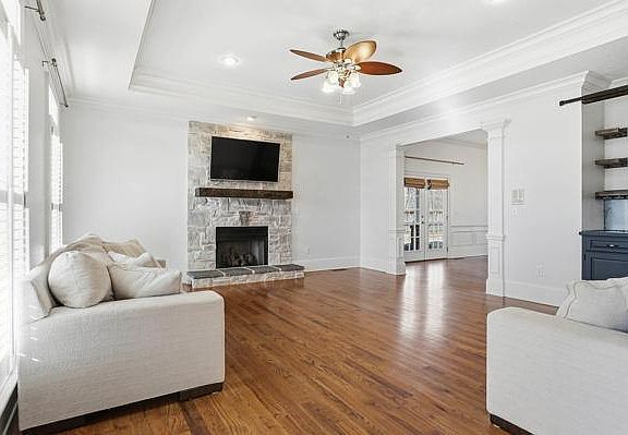 5th image of 404 Hickory Grove Rd