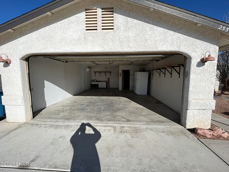 2557 Palisades Dr — Photo 24