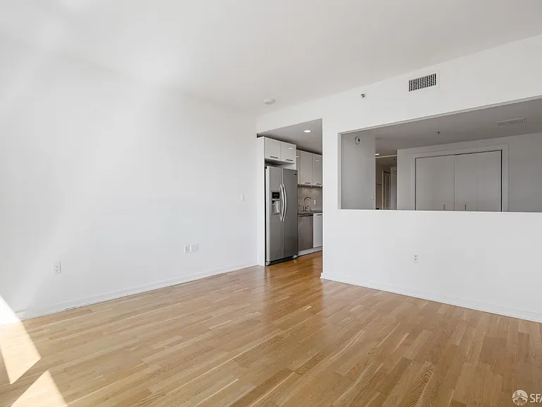 1 Hawthorne St #4F — Photo 7