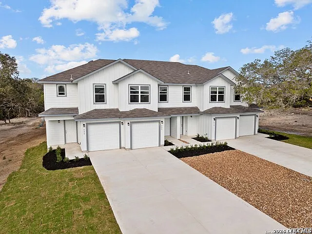 3 bed, 2.5 bath, 1244 sqft, $1,495 — Photo 2