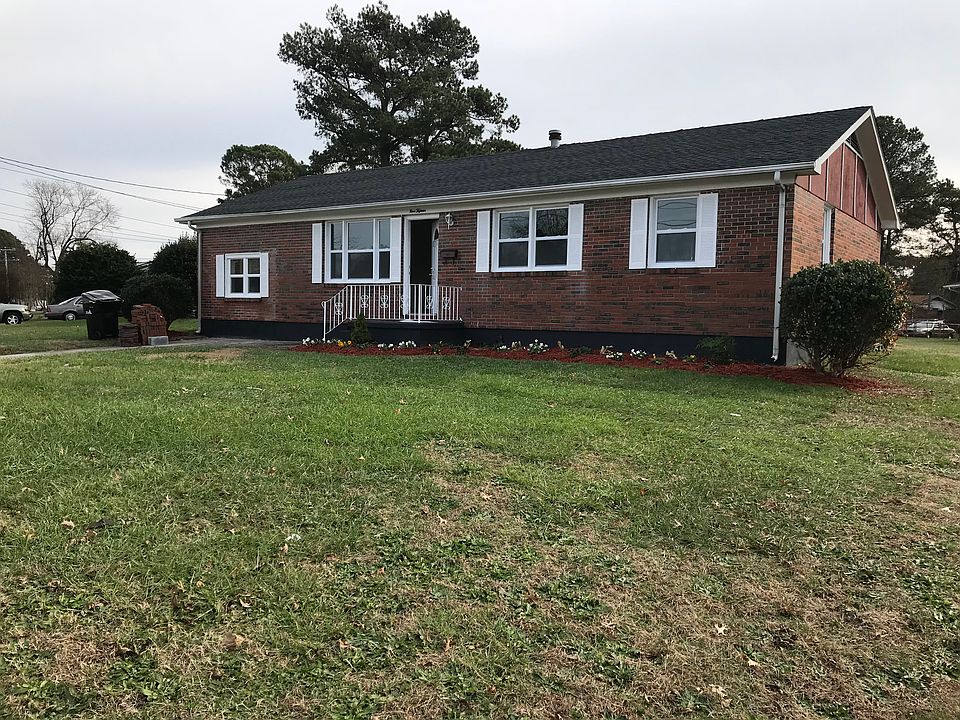 1st image of 915 Darren Dr