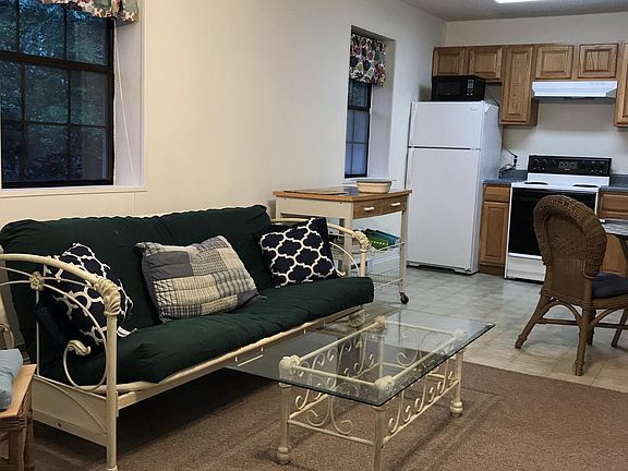4th image of 8 Hyacinth Ln