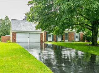 163 Mulberry Dr, Farmington, NY 14425
