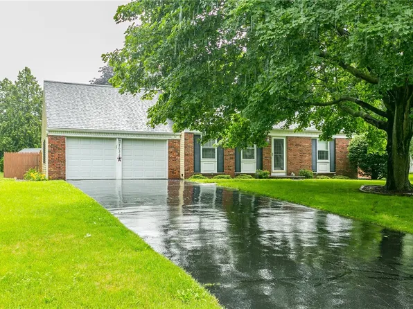 163 Mulberry Dr, Farmington, NY 14425