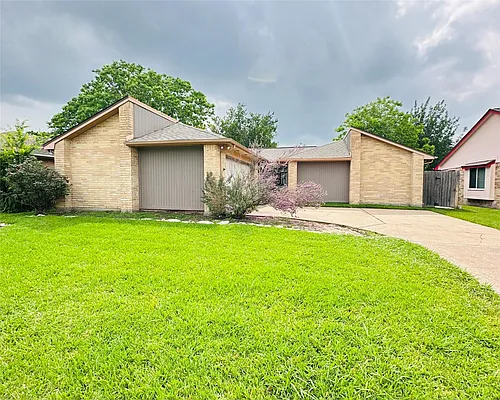 2115 Barrington Place Dr Photo 1