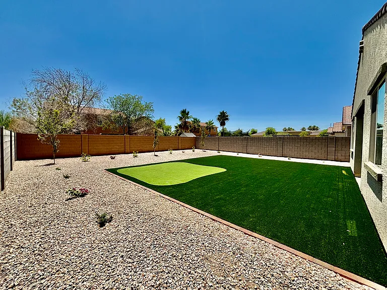 1549 E Kingman Pl — Photo 4