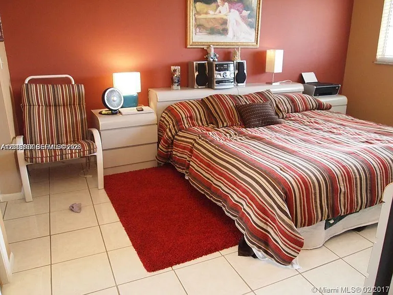 950 Hillcrest Dr #503 — Photo 4