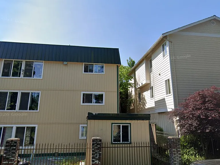 101 SW 119th St #301 — Photo 4