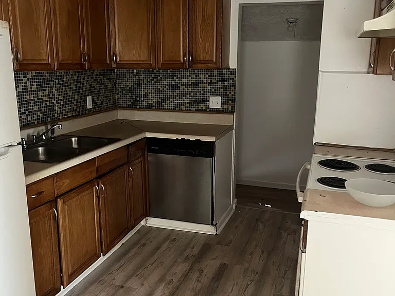 5242 Wabash Blvd — Photo 3