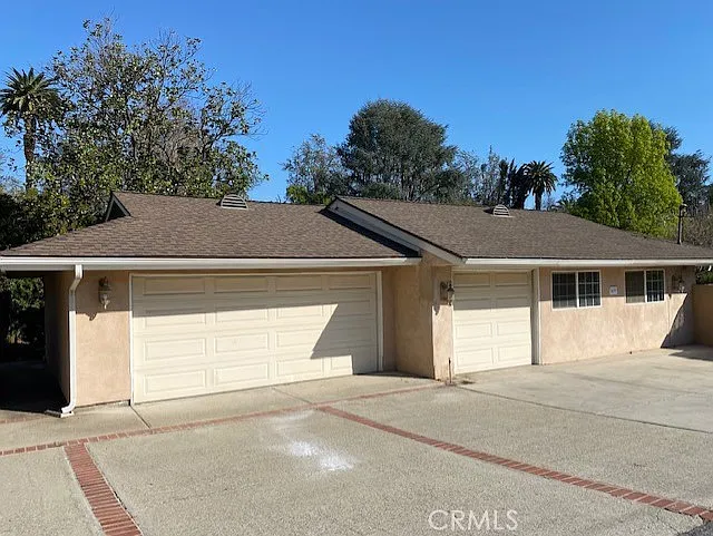 1693 N Euclid Ave — Photo 45